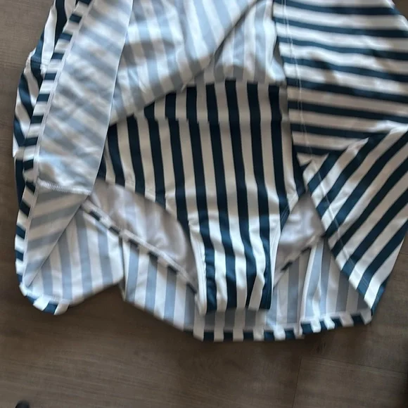 Bathing suit - Picture 3 of 9